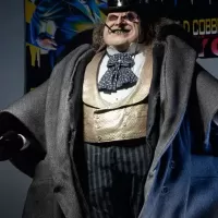 Batman le defi figurine mayoral pinguin danny devito 38 cm 5 