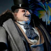 Batman le defi figurine mayoral pinguin danny devito 38 cm 6 